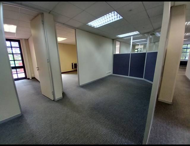 427M² OFFICE TO LET IN BRYANSTON